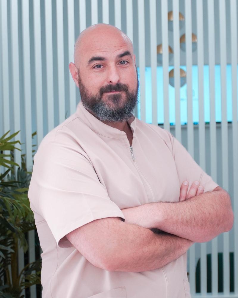 Dr. Salvador Ruiz